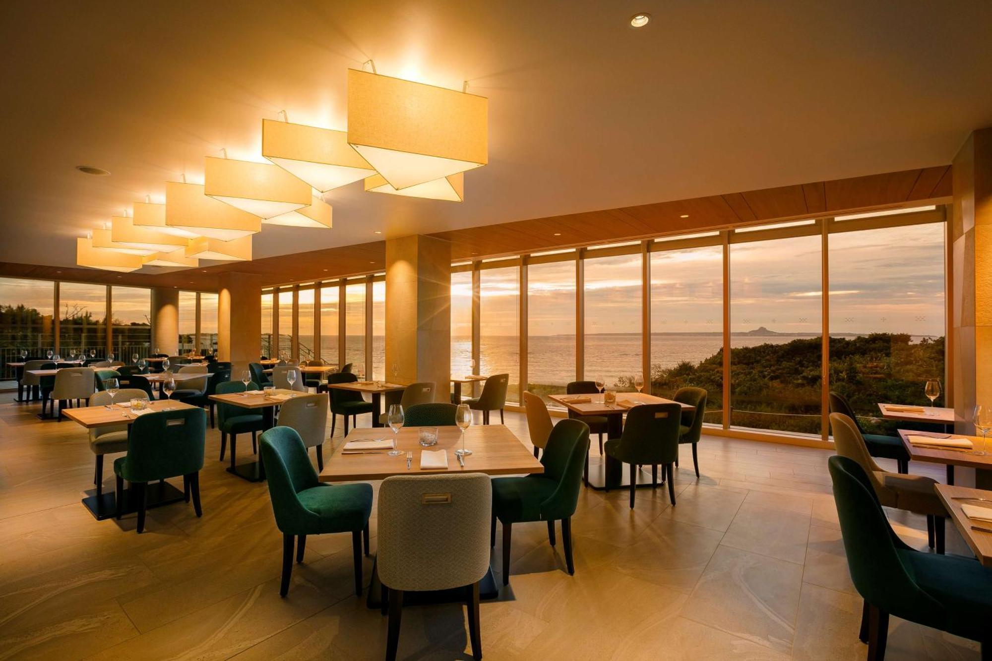 Hilton Club The Beach Resort Sesoko Motobu Exteriör bild