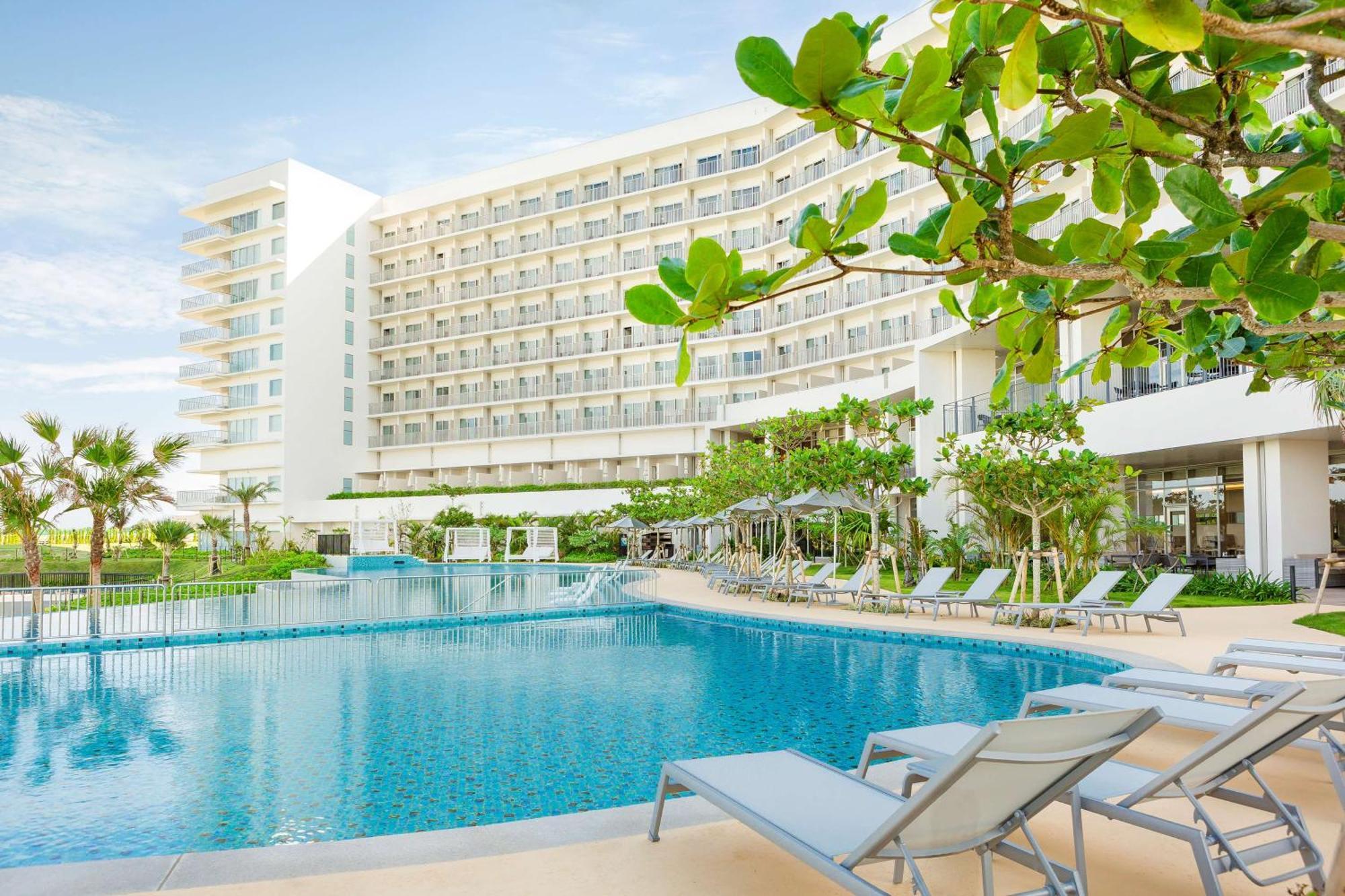 Hilton Club The Beach Resort Sesoko Motobu Exteriör bild